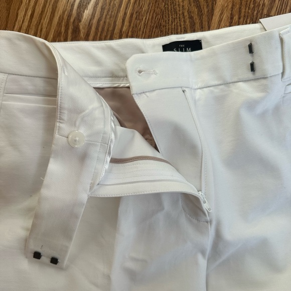 Woman’s Brand New White Cropped Pants - Picture 4 of 6